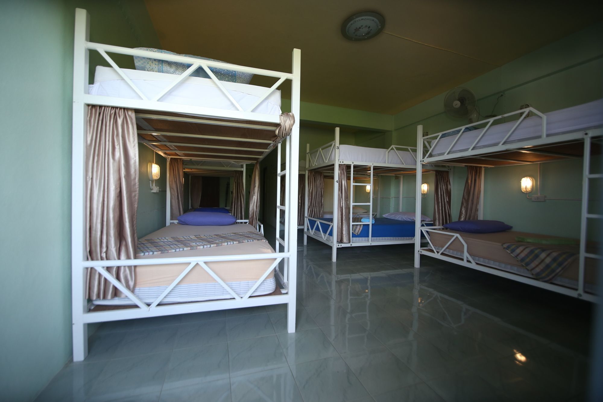 Hostel Cube